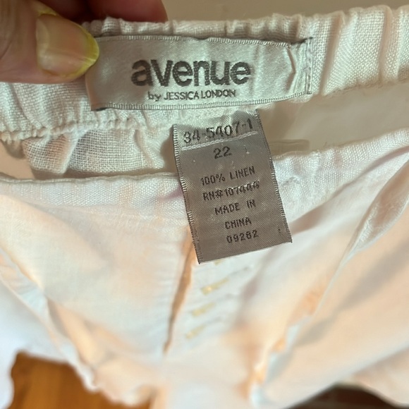 Avenue by Jessica London - Picture 3 of 11